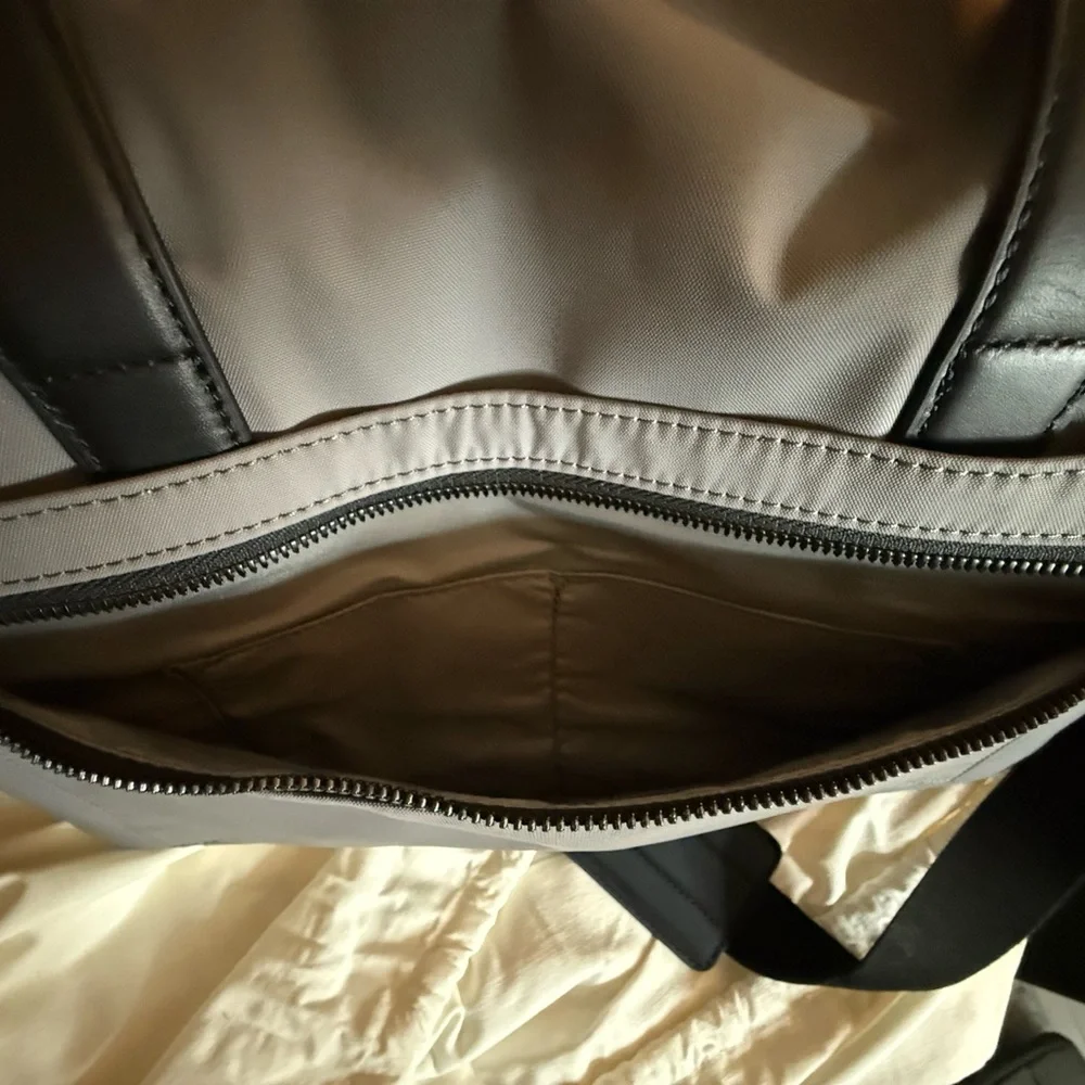 Away The Everywhere Bag in Asphalt (OG version) - Picture 4 of 9